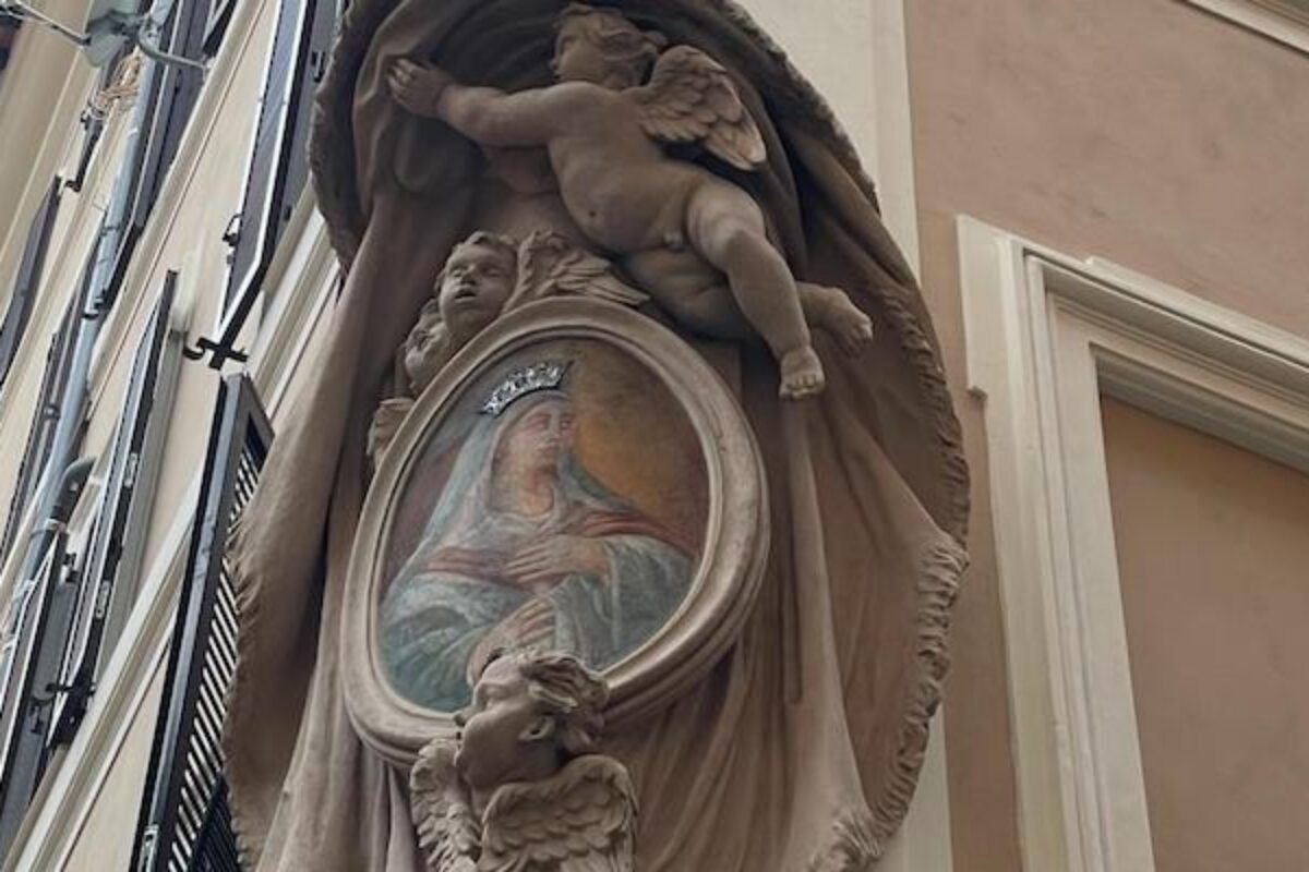 Via Bocca di Leone 43, Roma