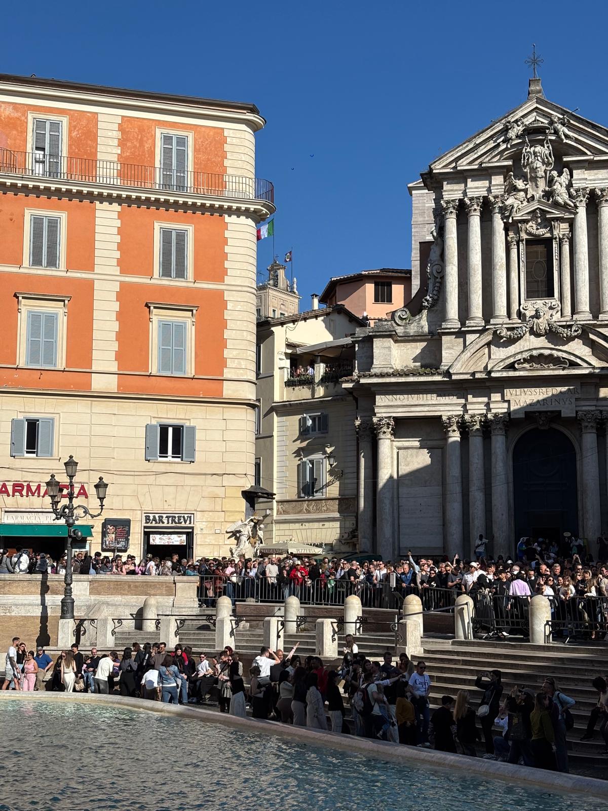 Piazza dei crociferi 3